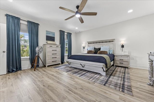 6724 Kempton Street, Navarre, FL 32566