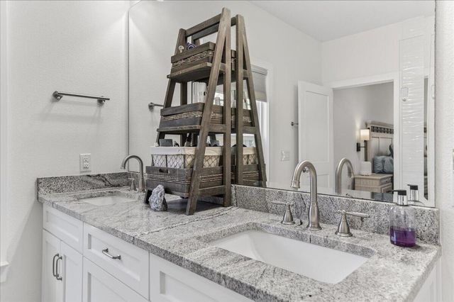 6724 Kempton Street, Navarre, FL 32566
