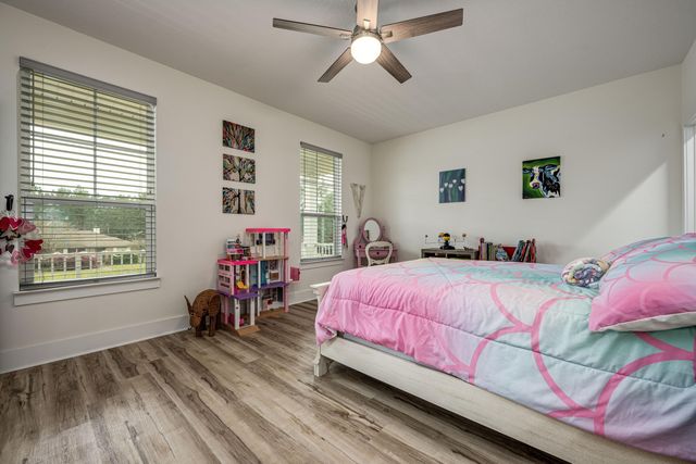 6724 Kempton Street, Navarre, FL 32566