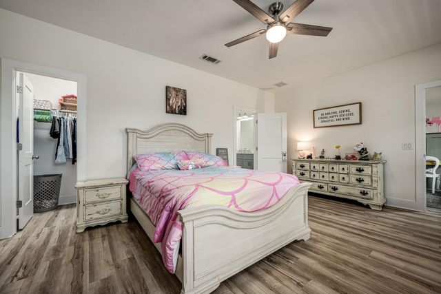 6724 Kempton Street, Navarre, FL 32566