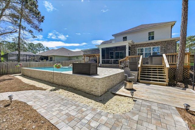 6724 Kempton Street, Navarre, FL 32566