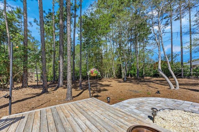 6724 Kempton Street, Navarre, FL 32566