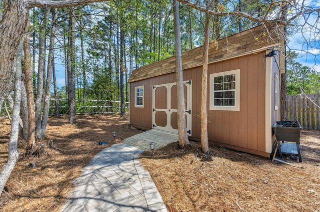 6724 Kempton Street, Navarre, FL 32566