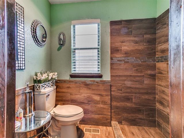 2011 Lankestar Way, Yukon, OK 73099