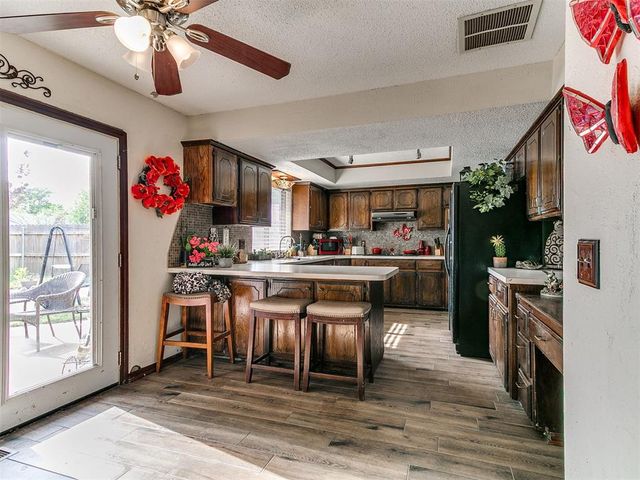 2011 Lankestar Way, Yukon, OK 73099