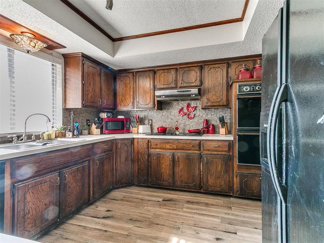 2011 Lankestar Way, Yukon, OK 73099