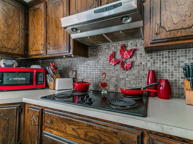 2011 Lankestar Way, Yukon, OK 73099