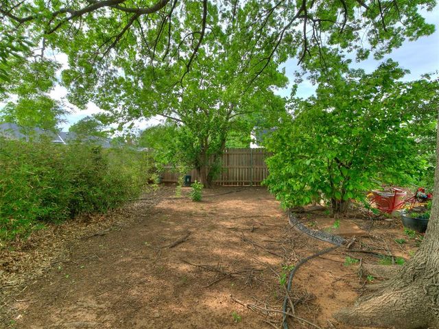 2011 Lankestar Way, Yukon, OK 73099