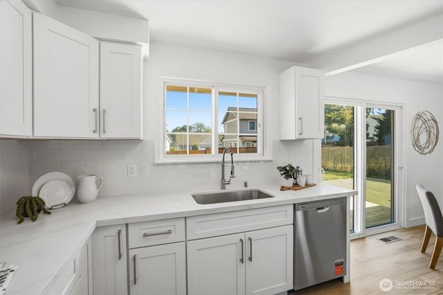26622 18th Place S, Des Moines, WA 98198