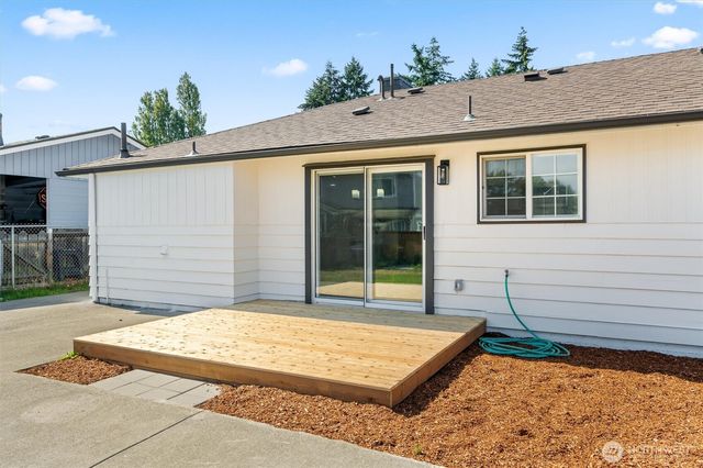 26622 18th Place S, Des Moines, WA 98198