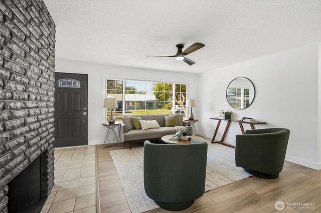 26622 18th Place S, Des Moines, WA 98198