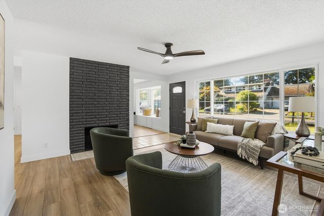 26622 18th Place S, Des Moines, WA 98198