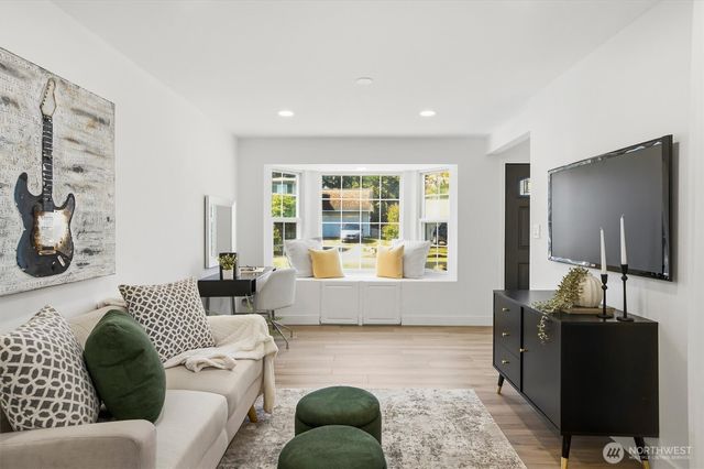 26622 18th Place S, Des Moines, WA 98198