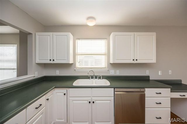 3166 Country Bluff Drive 38C, St Charles, MO 63301