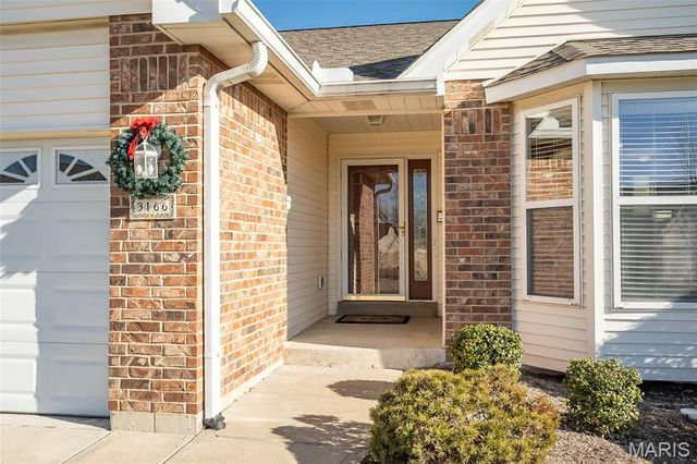 3166 Country Bluff Drive 38C, St Charles, MO 63301