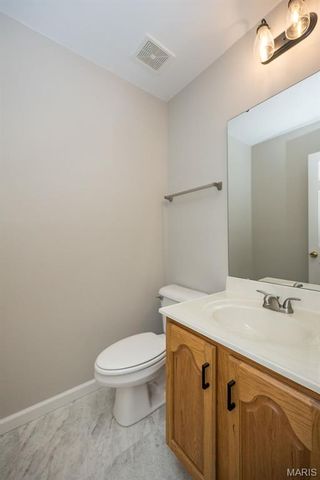 3166 Country Bluff Drive 38C, St Charles, MO 63301