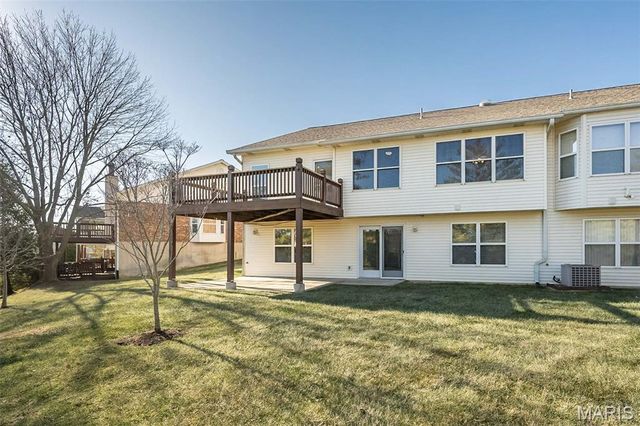 3166 Country Bluff Drive 38C, St Charles, MO 63301