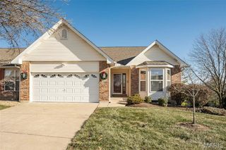 3166 Country Bluff Drive 38C, St Charles, MO 63301