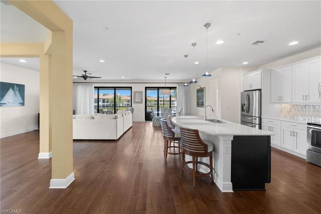 15209 Butler Lake DR 201, Naples, FL 34109