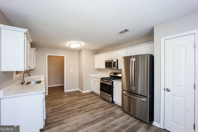 10808 Knotty Pine Place, Hampton, GA 30228