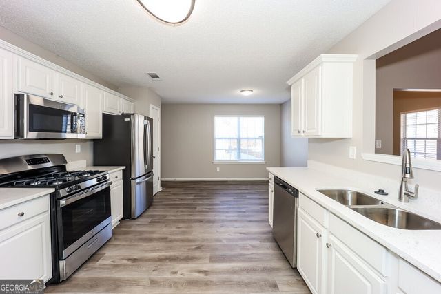 10808 Knotty Pine Place, Hampton, GA 30228