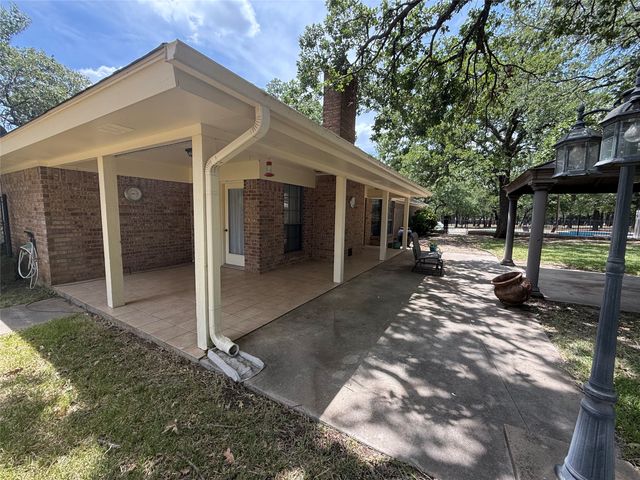 136 Busey Boulevard, Decatur, TX 76234
