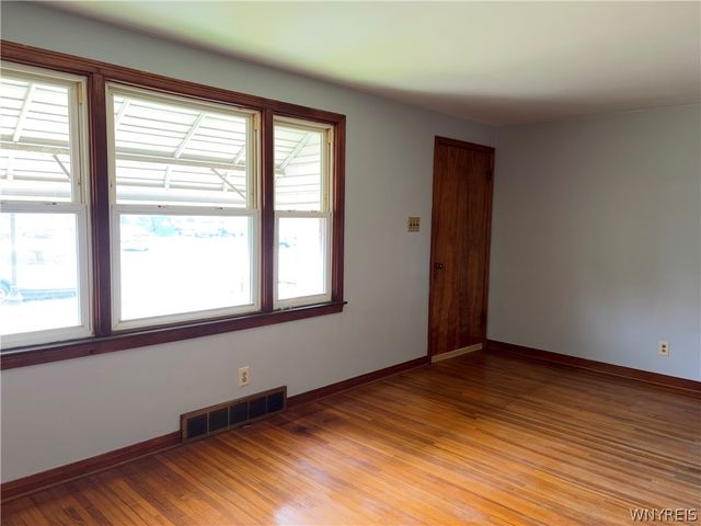 277 Kinsey Avenue, Tonawanda, NY 14217