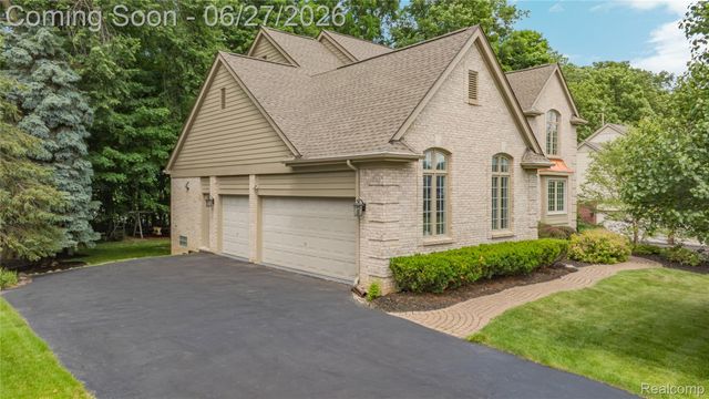 39566 Danielle Drive, Northville Township, MI 48167