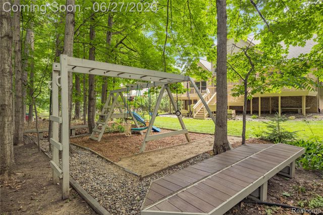 39566 Danielle Drive, Northville Township, MI 48167