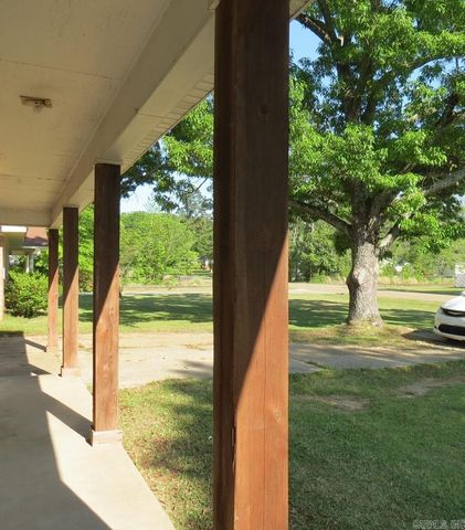 129 E Willis Street, Monticello, AR 71655