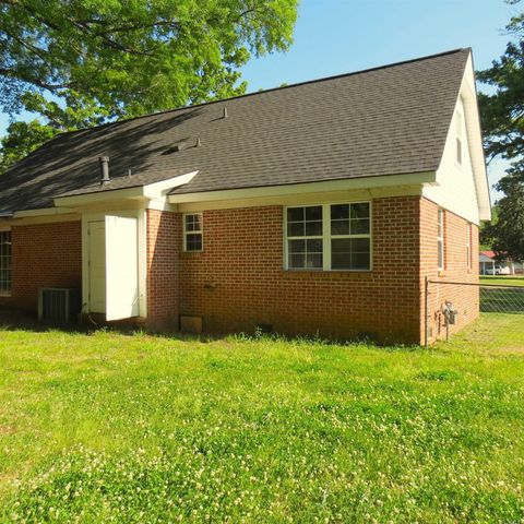 129 E Willis Street, Monticello, AR 71655