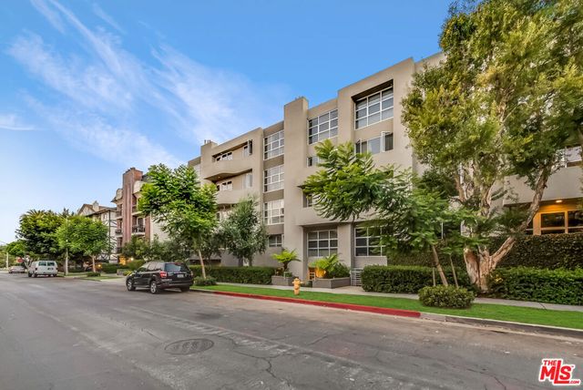 1521 Greenfield Avenue 205, Los Angeles, CA 90025