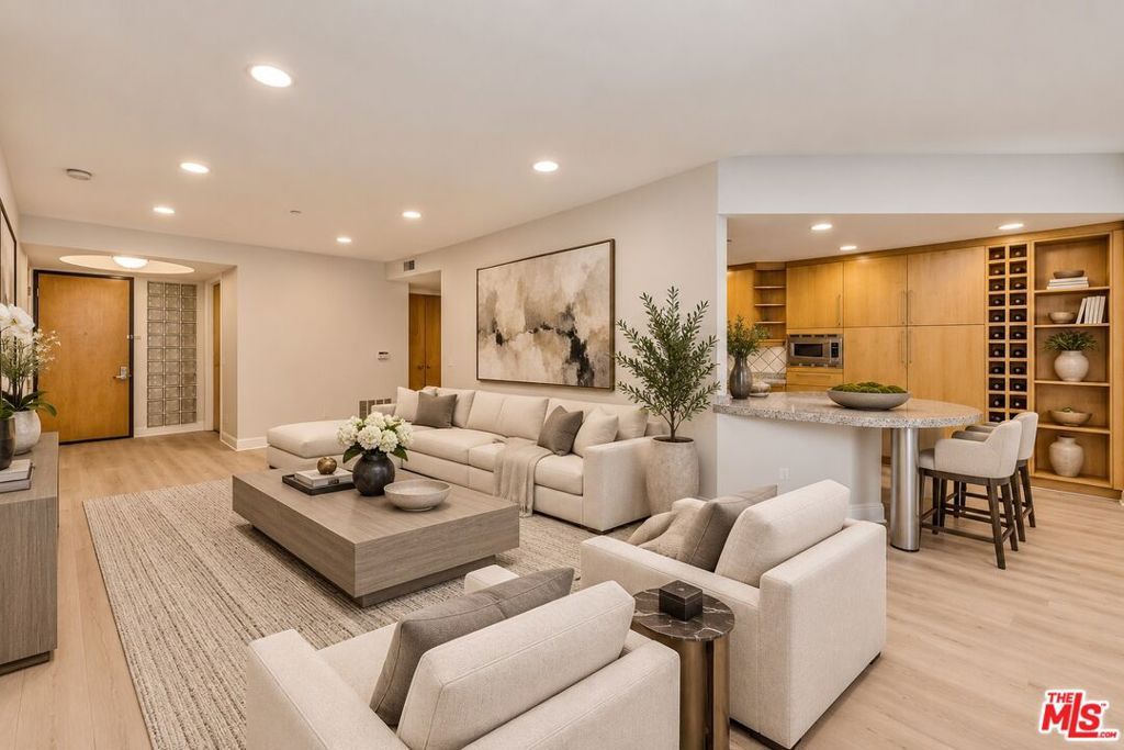 1521 Greenfield Avenue 205, Los Angeles, CA 90025
