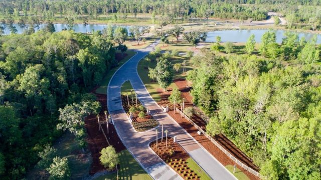 359 Salt Creek Way E, Brunswick, GA 31523