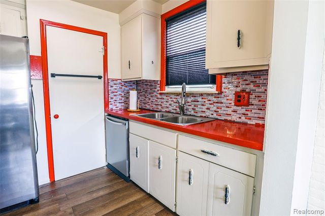 1812 Hanford Avenue, Lincoln Park, MI 48146