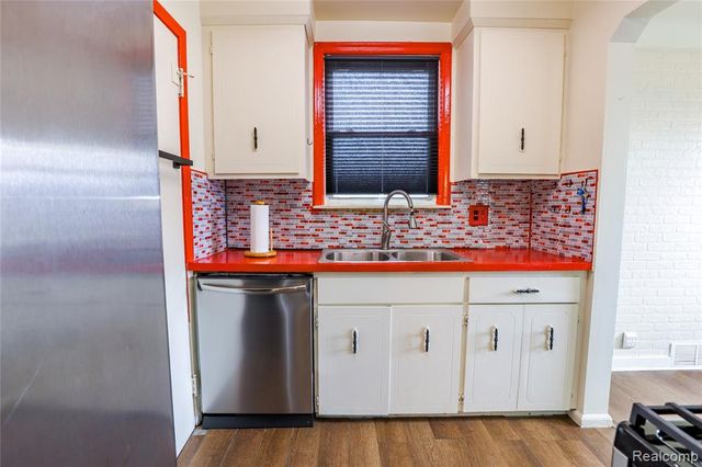 1812 Hanford Avenue, Lincoln Park, MI 48146