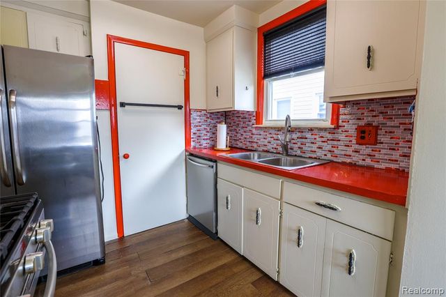 1812 Hanford Avenue, Lincoln Park, MI 48146