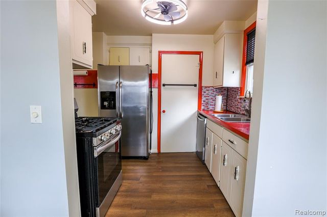 1812 Hanford Avenue, Lincoln Park, MI 48146