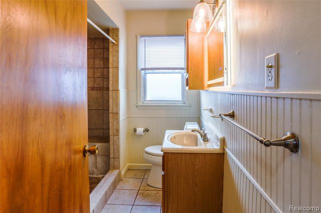 1812 Hanford Avenue, Lincoln Park, MI 48146