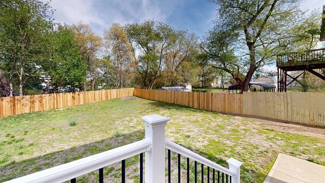 255 ELIZABETH AVE, Paulsboro, NJ 08066