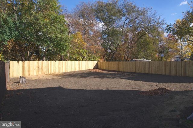 255 ELIZABETH AVE, Paulsboro, NJ 08066