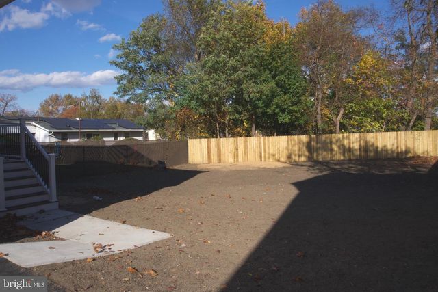 255 ELIZABETH AVE, Paulsboro, NJ 08066