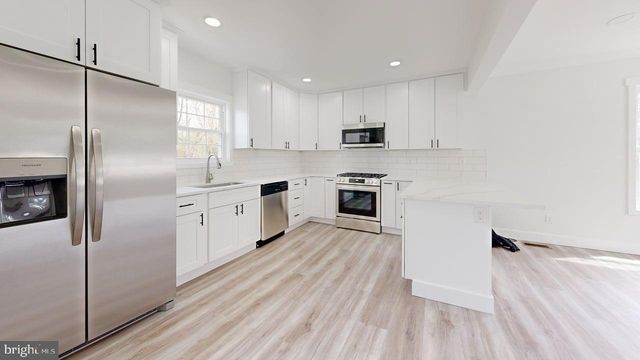 255 ELIZABETH AVE, Paulsboro, NJ 08066
