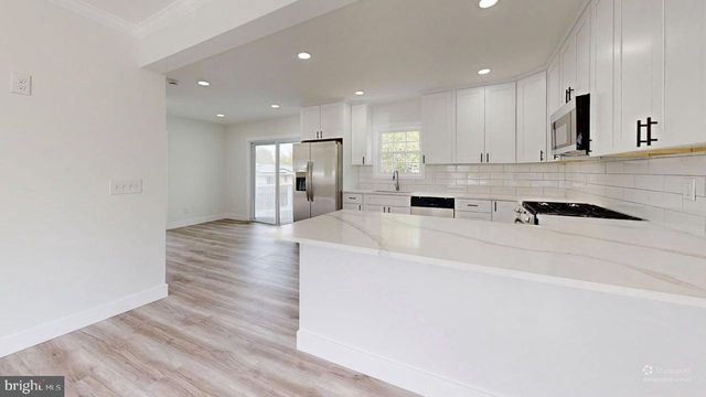 255 ELIZABETH AVE, Paulsboro, NJ 08066