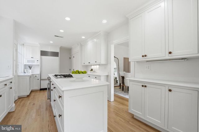 1815 N HIGHLAND ST, Arlington, VA 22201