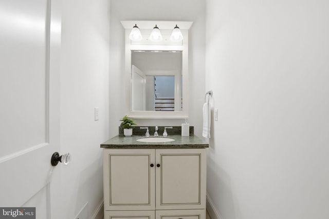 1815 N HIGHLAND ST, Arlington, VA 22201