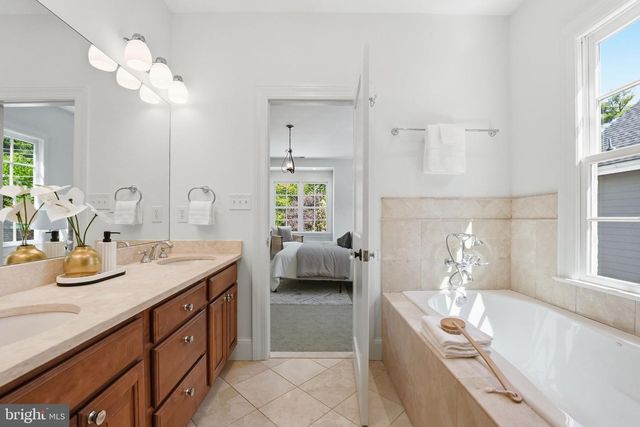 1815 N HIGHLAND ST, Arlington, VA 22201