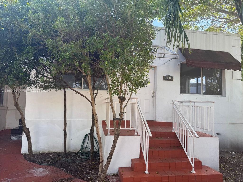 1738 SW 17th St, Miami, FL 33145