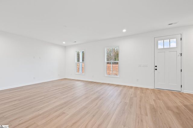 124 Guest Circle, Anderson, SC 29621