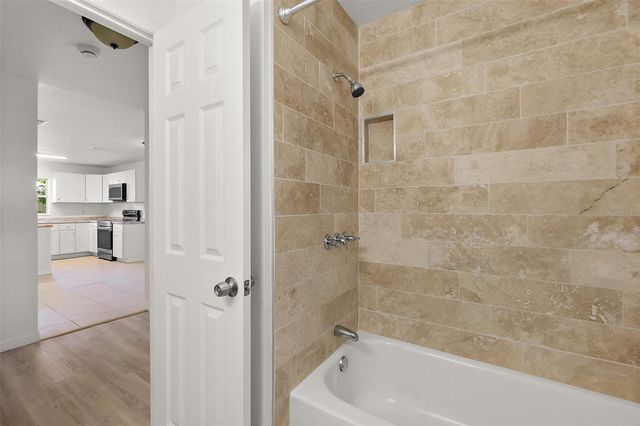 145 OAK RIDGE AVENUE, Edgewater, FL 32132